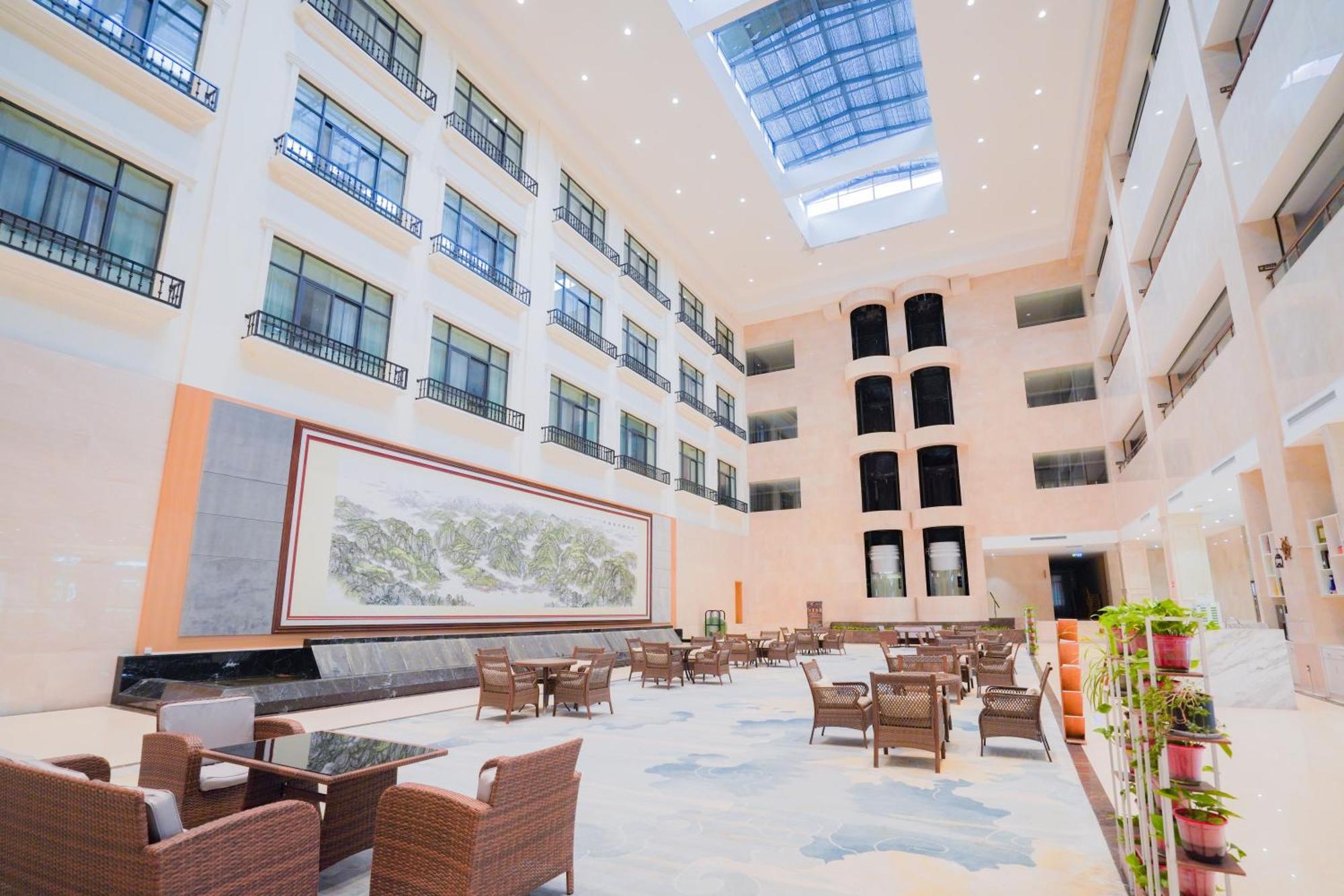 Huashan Xinghe International Hotel Huayin Eksteriør billede